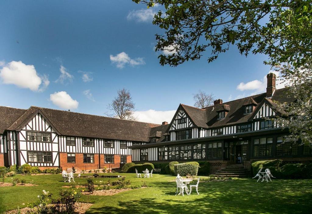 Hogarths Stone Manor Hotel Kidderminster Exterior photo